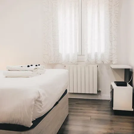 Aiara By People Apartman